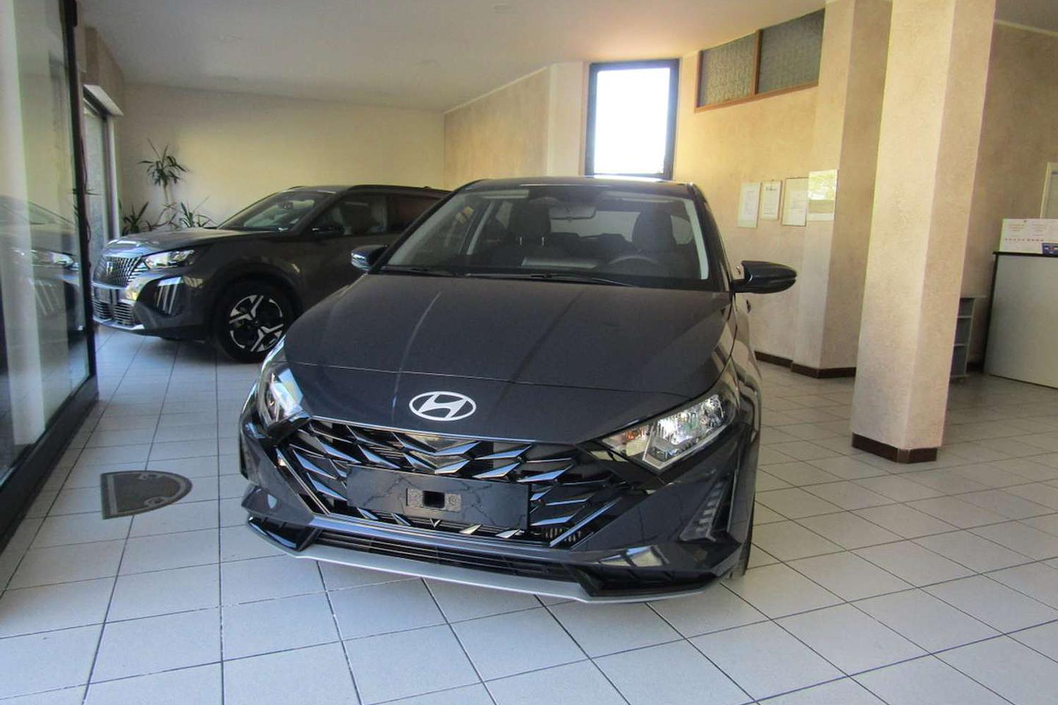 Main vehicle image