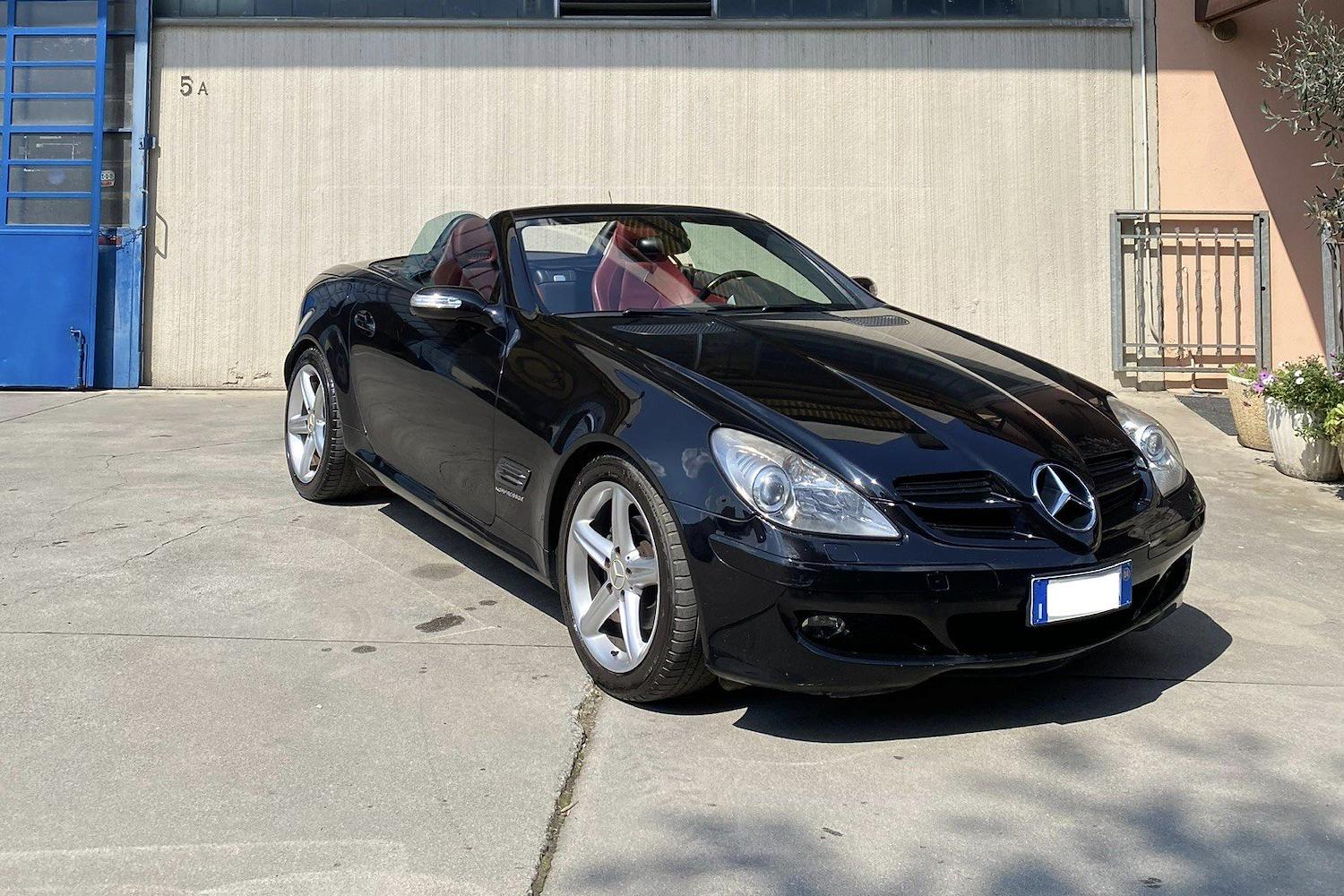 Main vehicle image