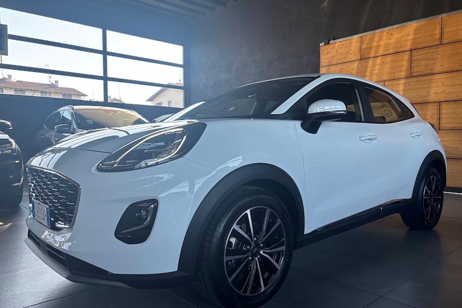 Main vehicle image