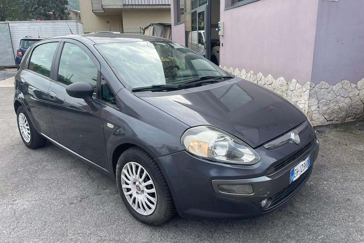 Main vehicle image
