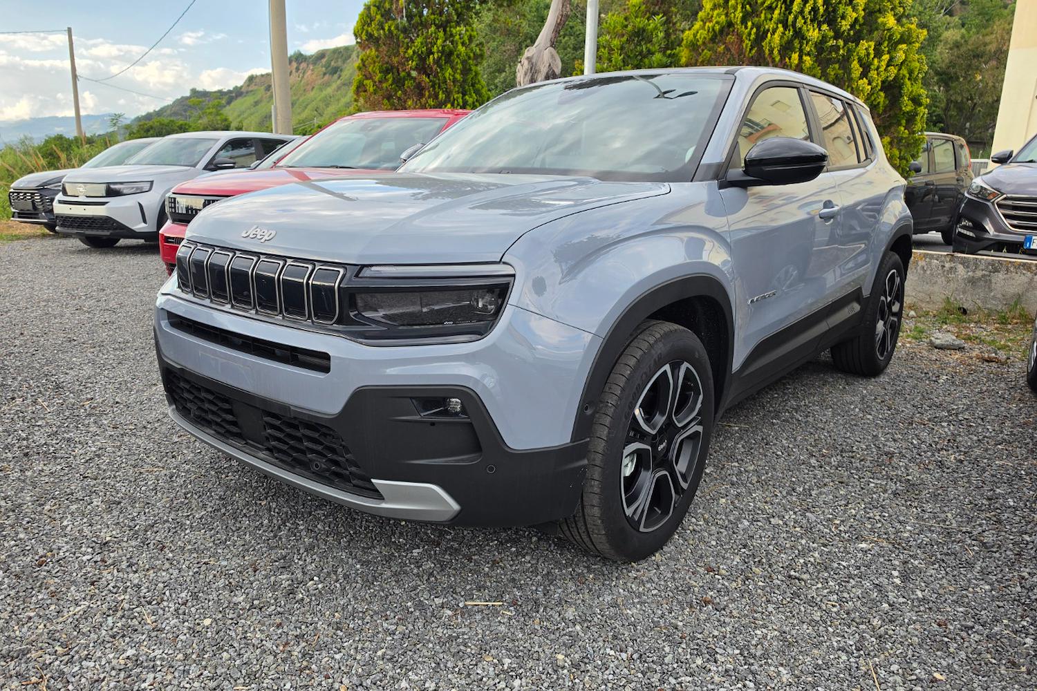 Main vehicle image
