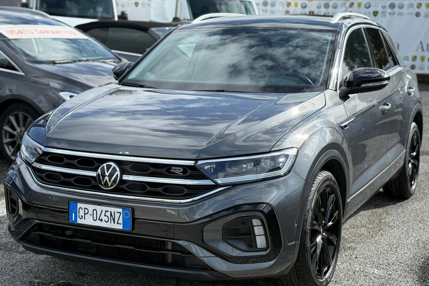 Main vehicle image