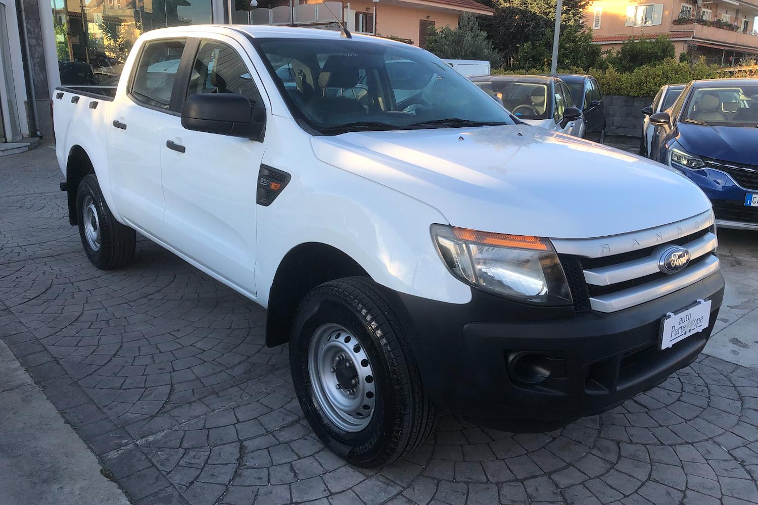 Main vehicle image