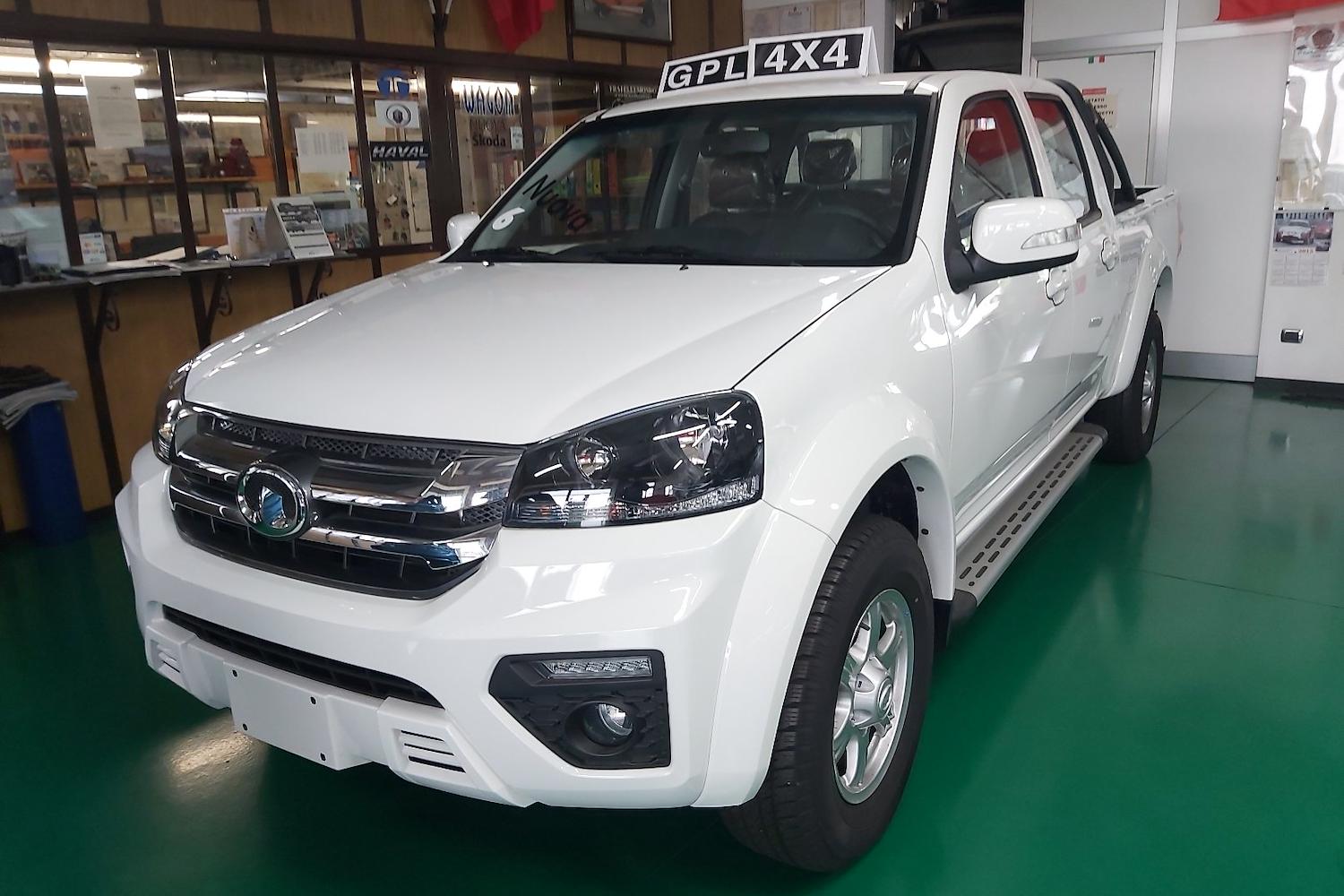 Main vehicle image