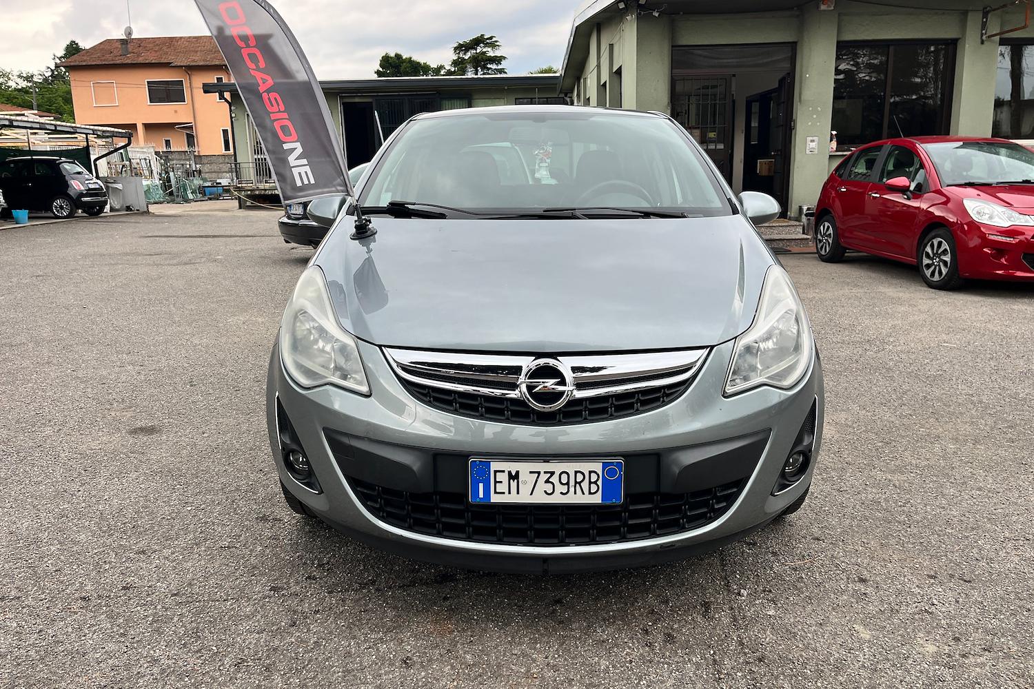 Main vehicle image