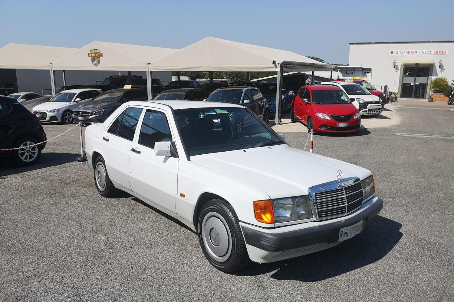 Main vehicle image