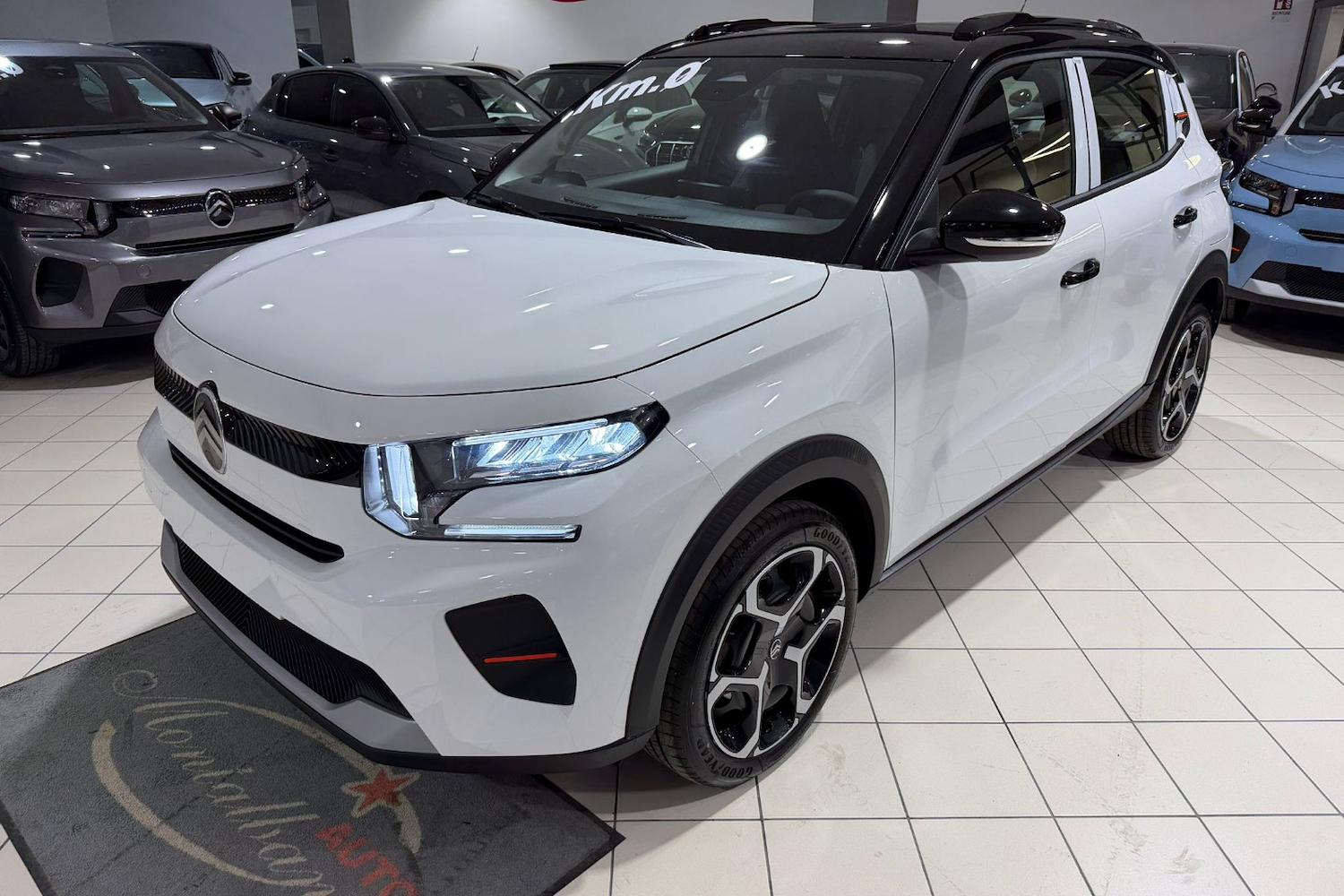 Main vehicle image