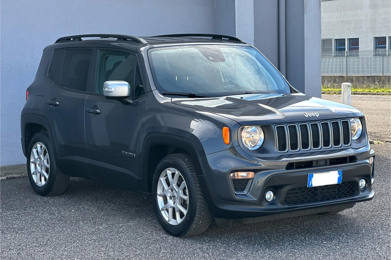 Main vehicle image