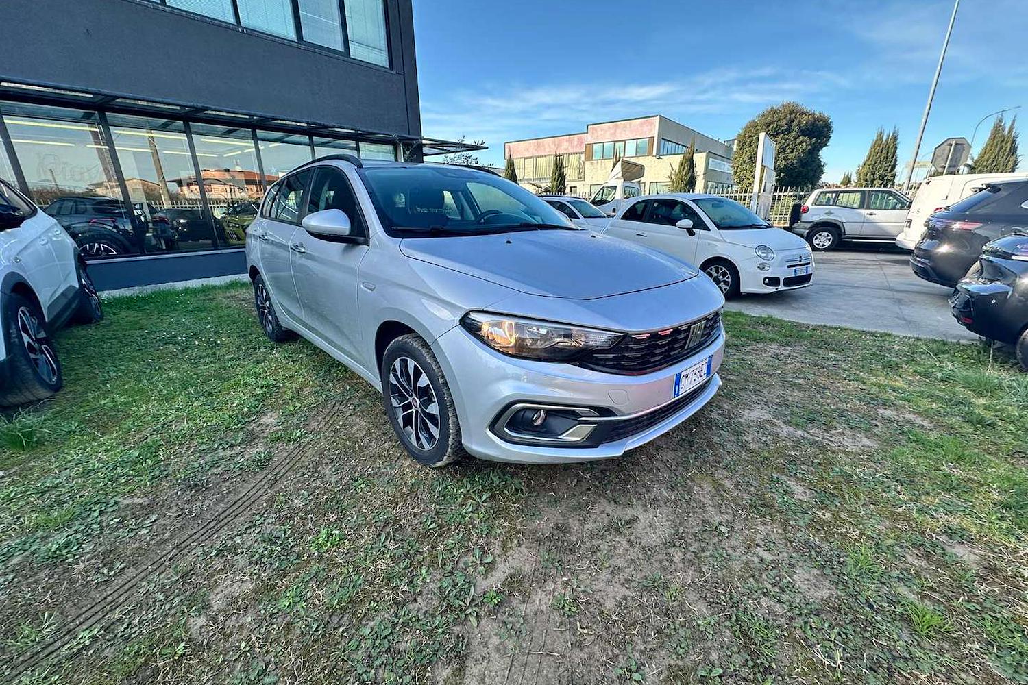 Main vehicle image