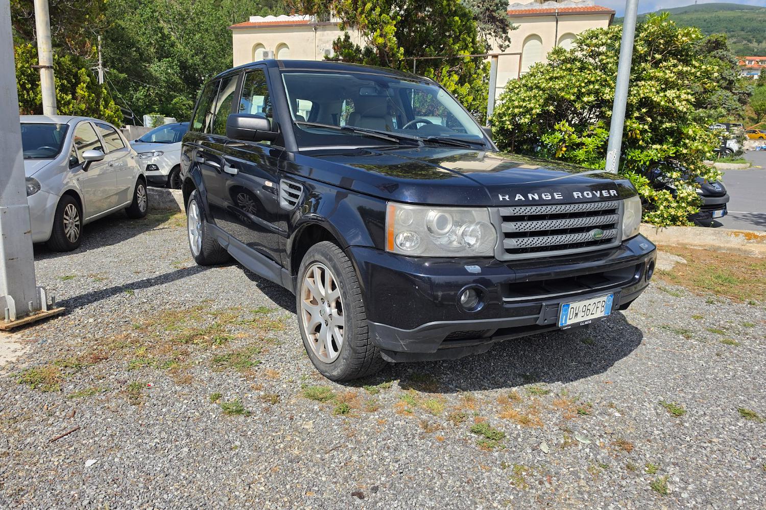 Main vehicle image