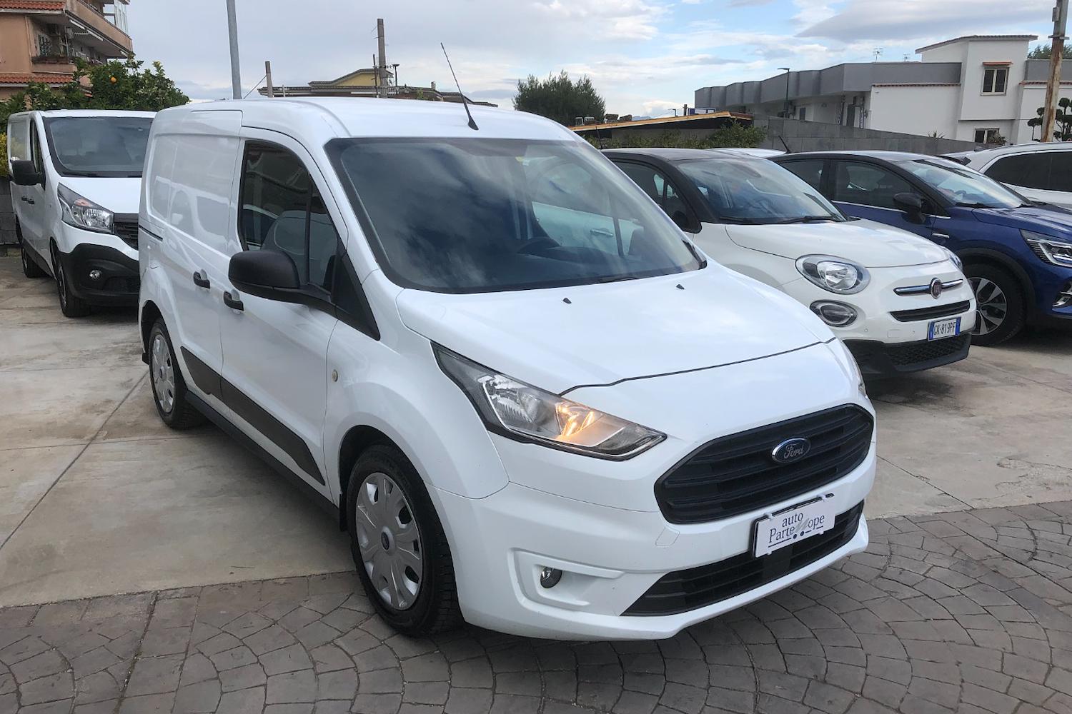 Main vehicle image
