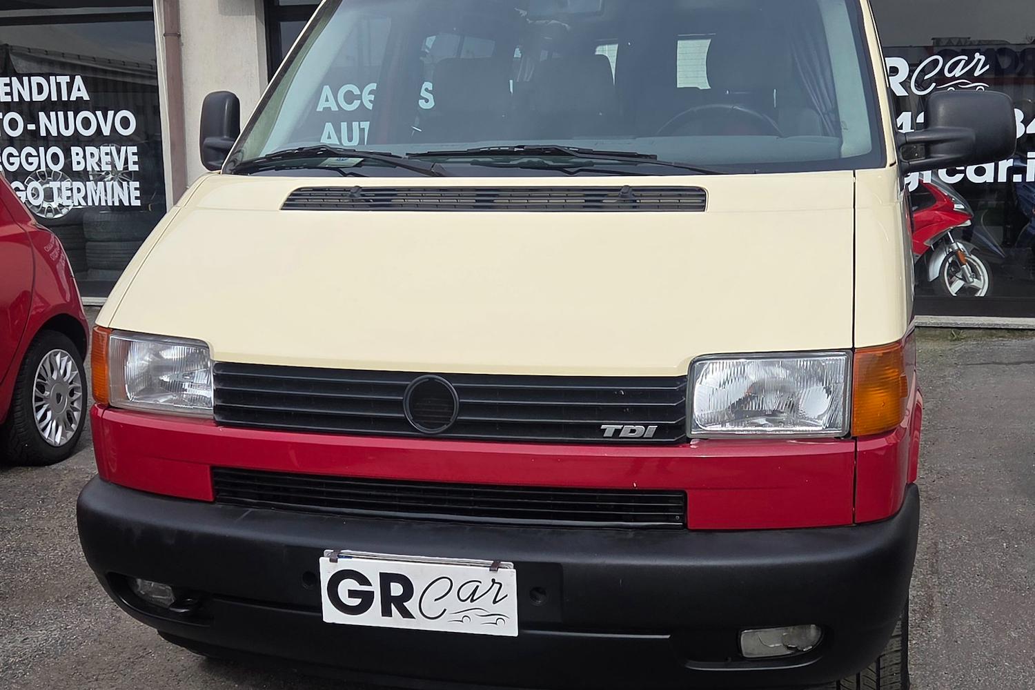 Main vehicle image