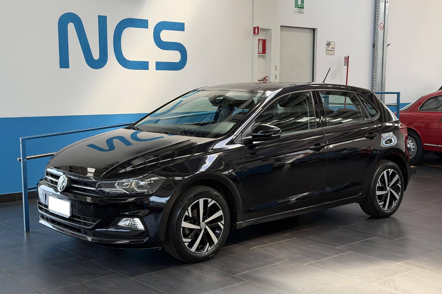 Main vehicle image