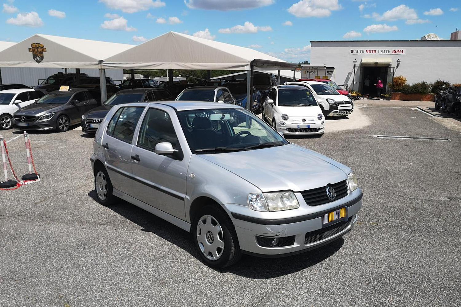 Main vehicle image