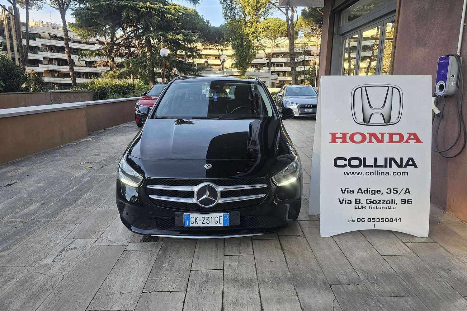 Main vehicle image