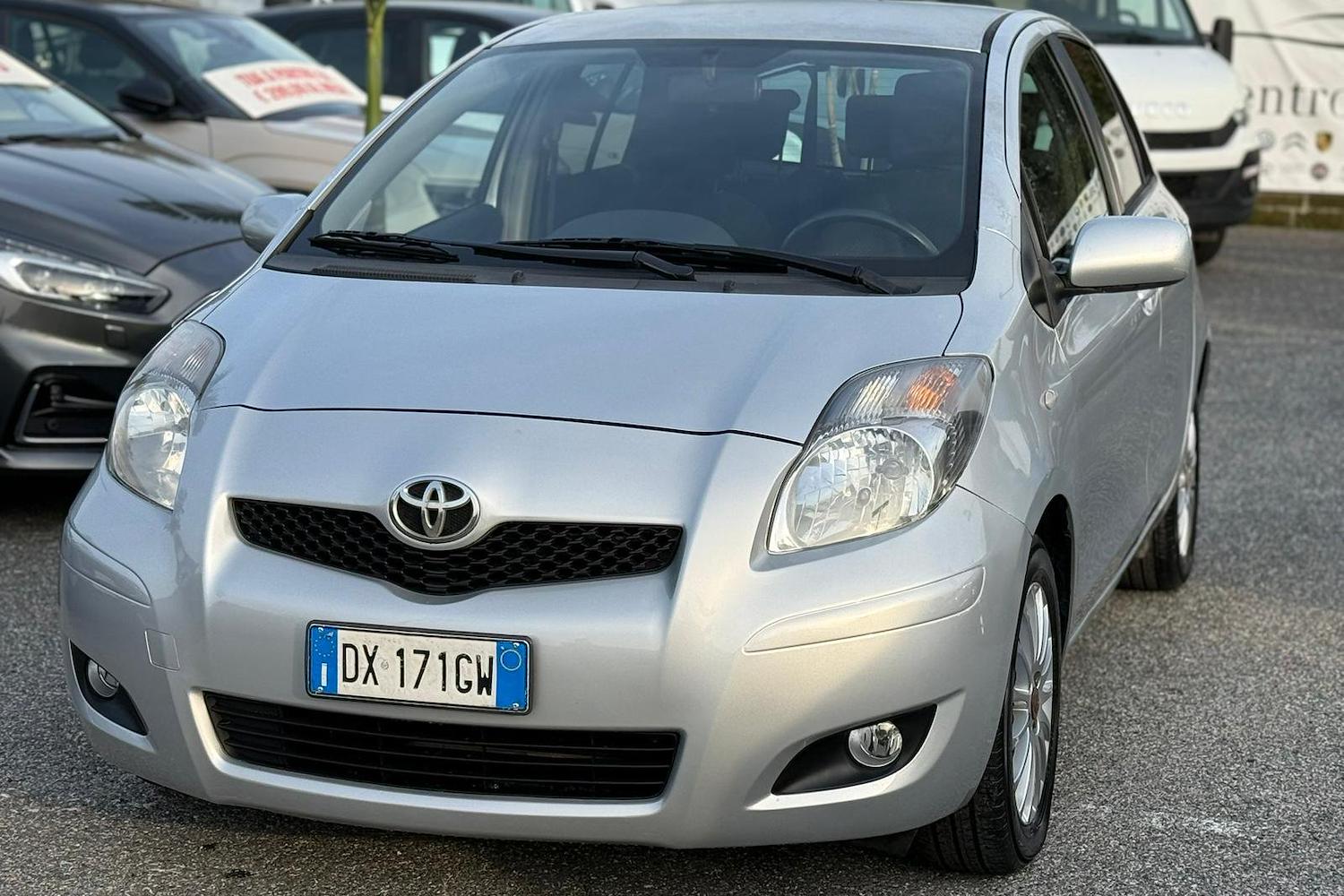 Main vehicle image