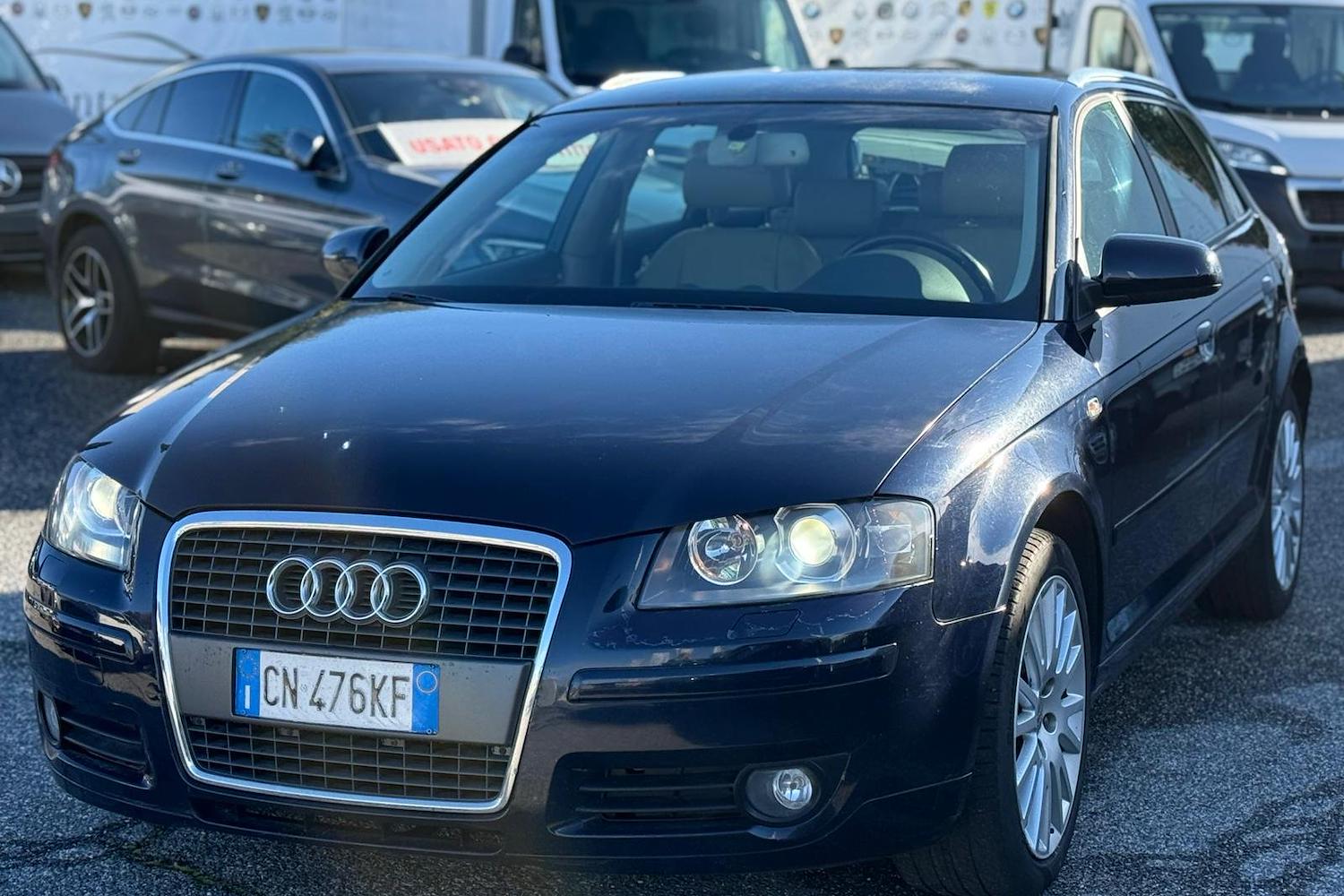 Main vehicle image