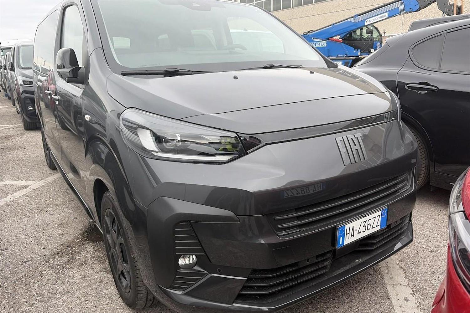 Main vehicle image