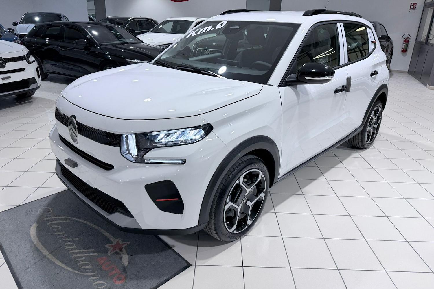 Main vehicle image