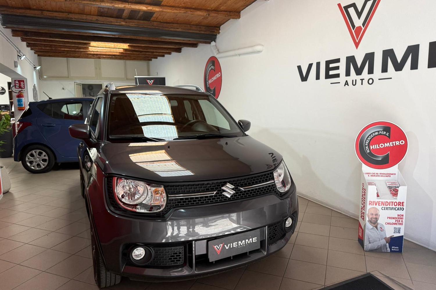 Main vehicle image