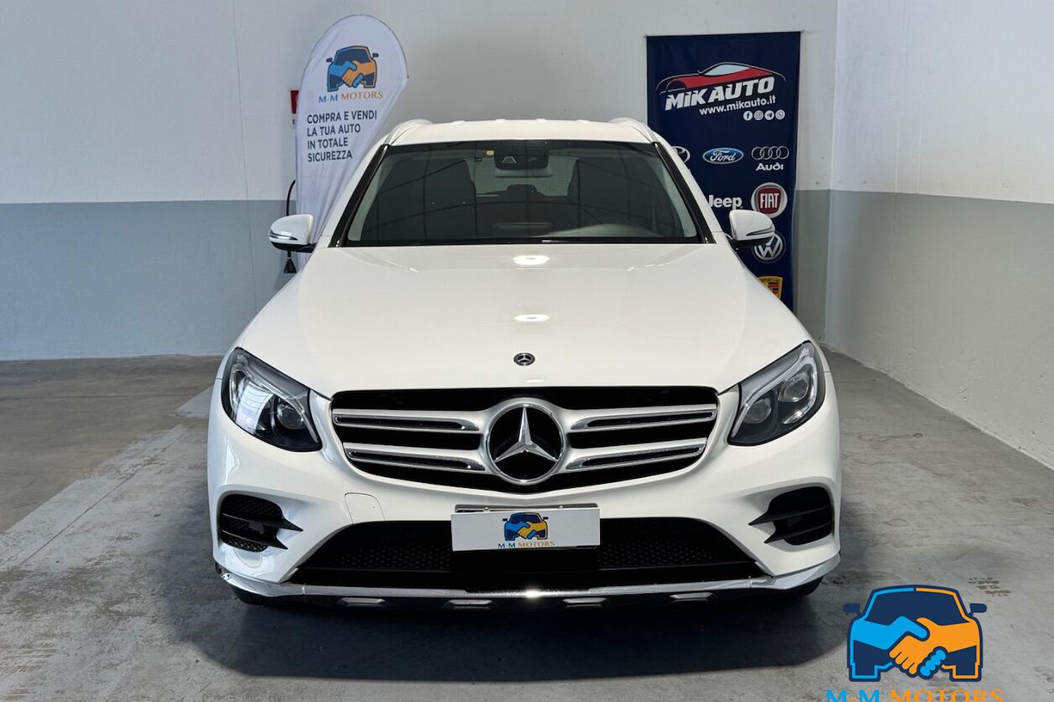 Main vehicle image