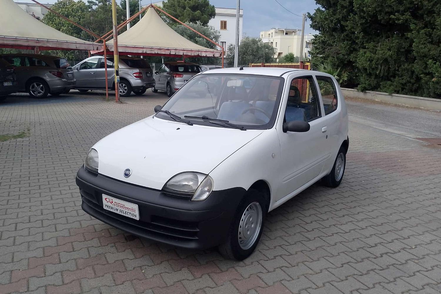 Main vehicle image