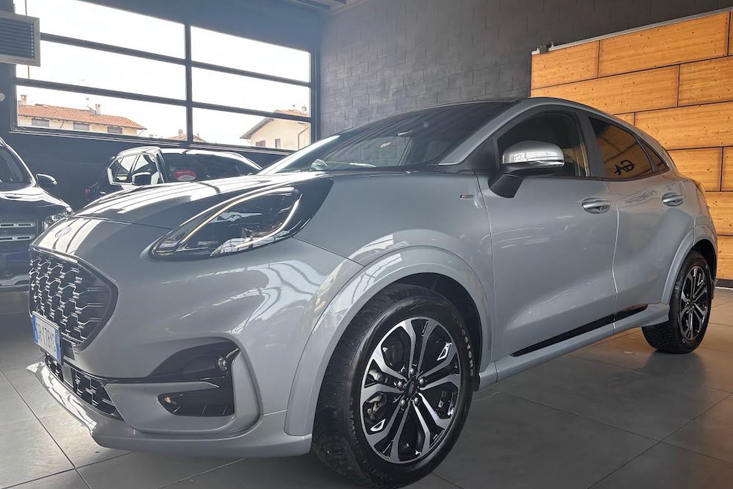 Main vehicle image