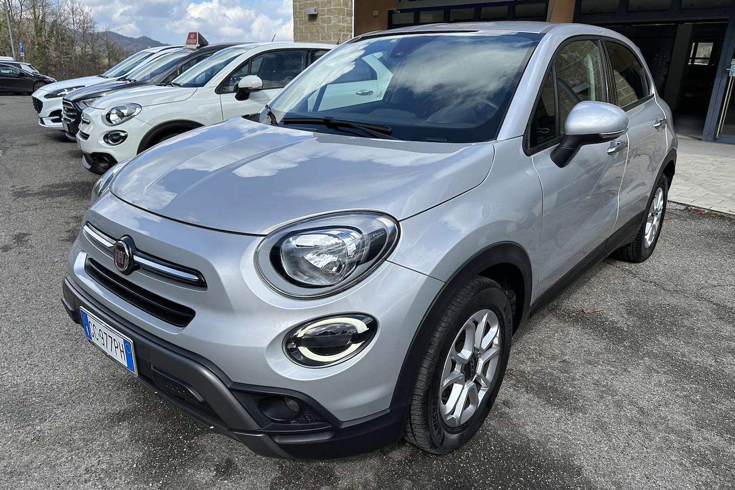 Main vehicle image