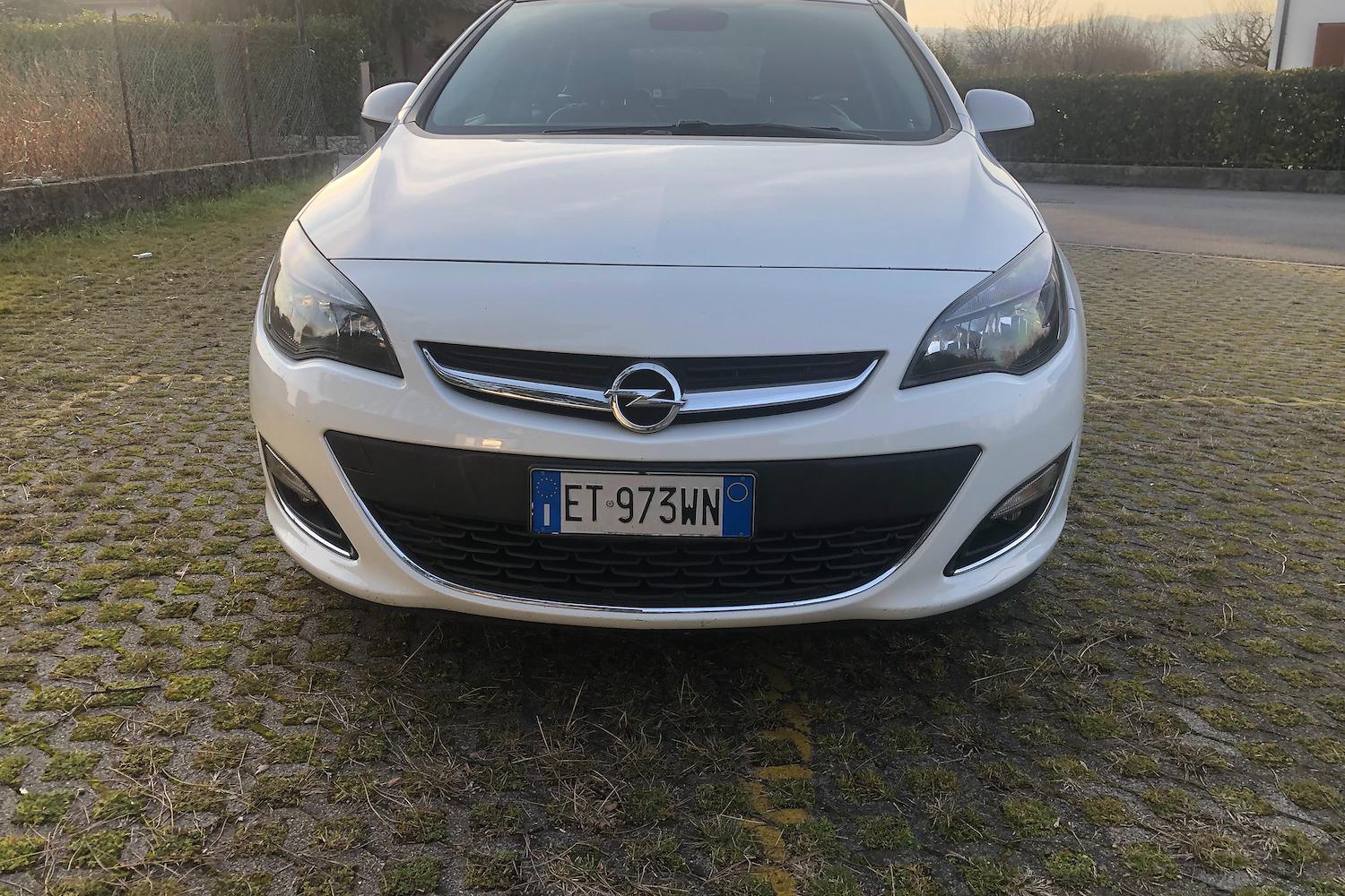 Main vehicle image