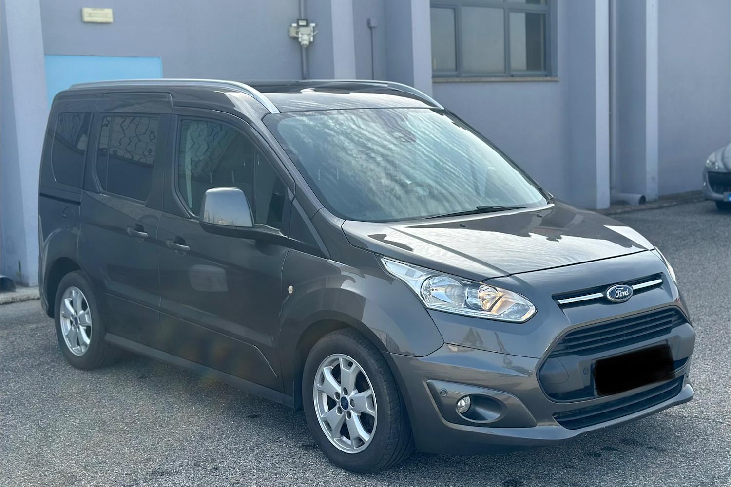 Main vehicle image