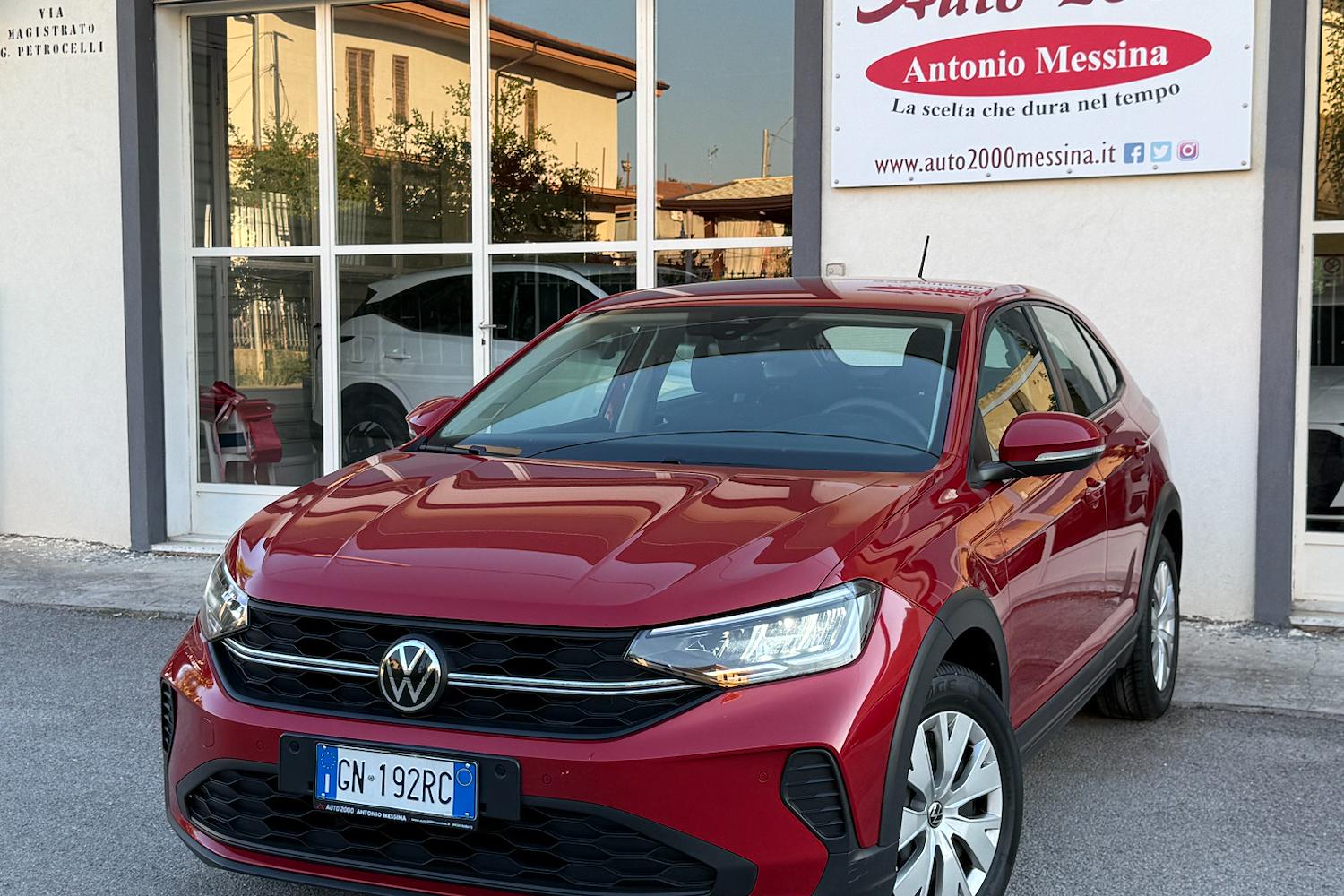 Main vehicle image